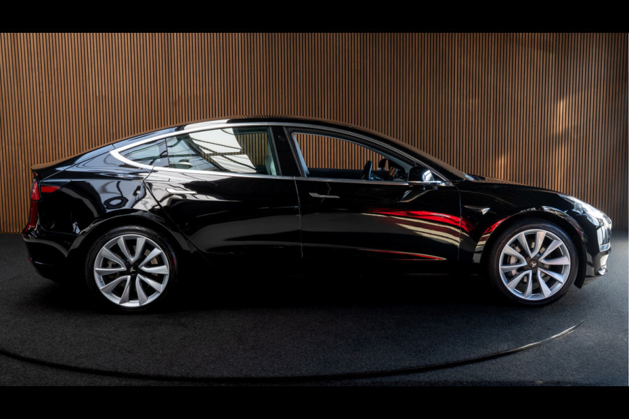 Tesla Model 3 Long Range AWD 75 kWh Panodak Leder 360° ACC Climate Stuur- & Stoelverwarming voor & achter LM velgen PDC Elektr. achterklep Elektr. verst. stuurwiel Elektr. verstelb. stoelen BTW auto