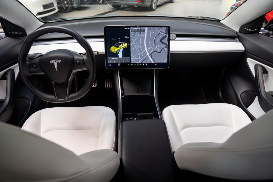Tesla Model 3 Long Range AWD 75 kWh Panodak Leder 360° ACC Climate Stuur- & Stoelverwarming voor & achter LM velgen PDC Elektr. achterklep Elektr. verst. stuurwiel Elektr. verstelb. stoelen BTW auto