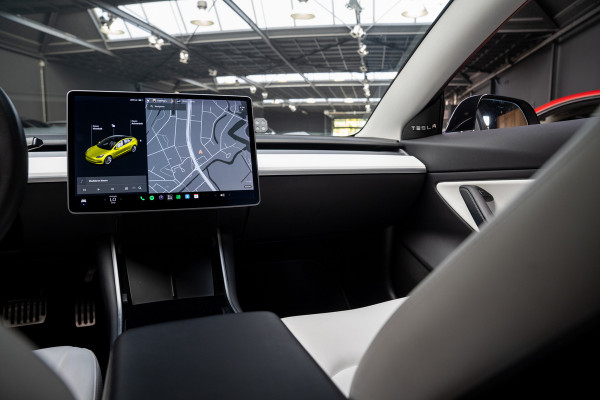 Tesla Model 3 Long Range AWD 75 kWh Panodak Leder 360° ACC Climate Stuur- & Stoelverwarming voor & achter LM velgen PDC Elektr. achterklep Elektr. verst. stuurwiel Elektr. verstelb. stoelen BTW auto