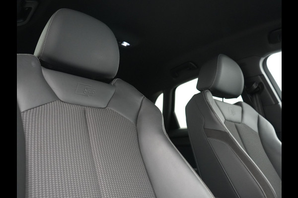 Audi Q3 35 TFSI S Line Pro Line S 150pk | Trekhaak | Cruise Control | Sportstoelen Verwarmd | Blis | DAB | Navigatie | 19"L.M