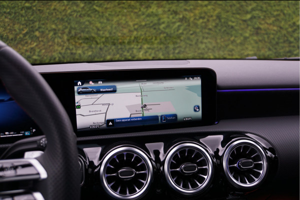 Mercedes-Benz A-Klasse A 250 e AMG Line Night Facelift | Pano Carplay Distronic Sfeer