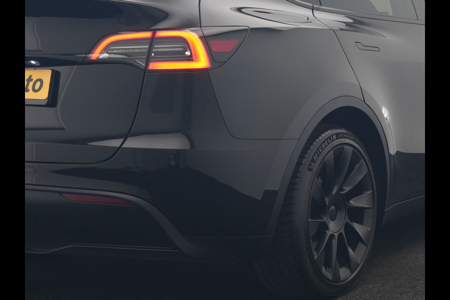 Tesla Model Y RWD 58 kWh 299pk Dealer O.H | Panodak | Full Self Driving Capability | Adaptive Cruise | 360 Camera | Lederen Sportstoelen Memory & Verwarmd | Keyless | BLIS | Navigatie | Virtual | DAB | Spotify | 20"L.M |