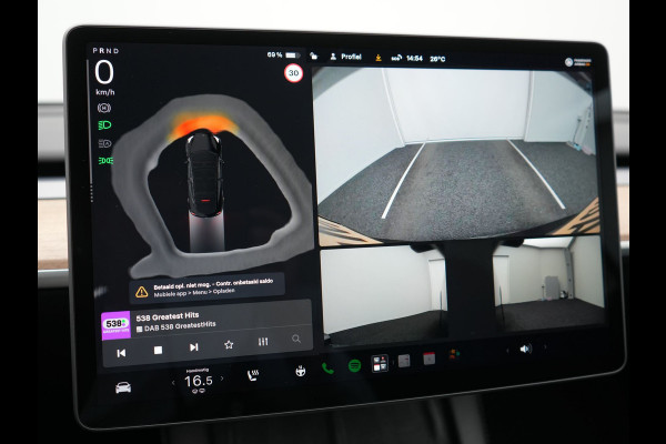 Tesla Model Y RWD 58 kWh 299pk Dealer O.H | Panodak | Full Self Driving Capability | Adaptive Cruise | 360 Camera | Lederen Sportstoelen Memory & Verwarmd | Keyless | BLIS | Navigatie | Virtual | DAB | Spotify | 20"L.M |