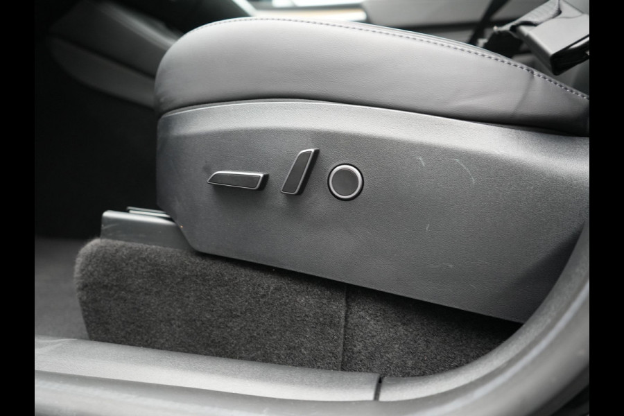 Tesla Model Y RWD 58 kWh 299pk Dealer O.H | Panodak | Full Self Driving Capability | Adaptive Cruise | 360 Camera | Lederen Sportstoelen Memory & Verwarmd | Keyless | BLIS | Navigatie | Virtual | DAB | Spotify | 20"L.M |