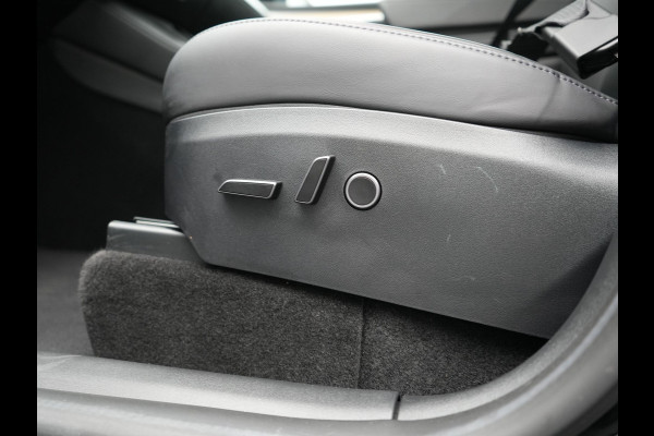 Tesla Model Y RWD 58 kWh 299pk Dealer O.H | Panodak | Full Self Driving Capability | Adaptive Cruise | 360 Camera | Lederen Sportstoelen Memory & Verwarmd | Keyless | BLIS | Navigatie | Virtual | DAB | Spotify | 20"L.M |