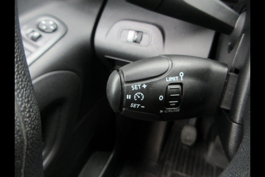 Toyota PROACE CITY 1.5 D-4D Live, 102pk, Euro 6, Airco, PDC, 3-Zits, Navigatie.