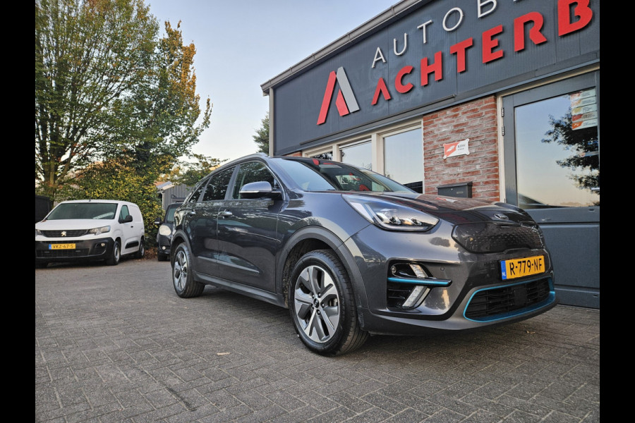 Kia e-Niro ExecutiveLine 64 kWh SOH 100%! Carplay! Camera! Leer! Nette Auto! Navigatie!