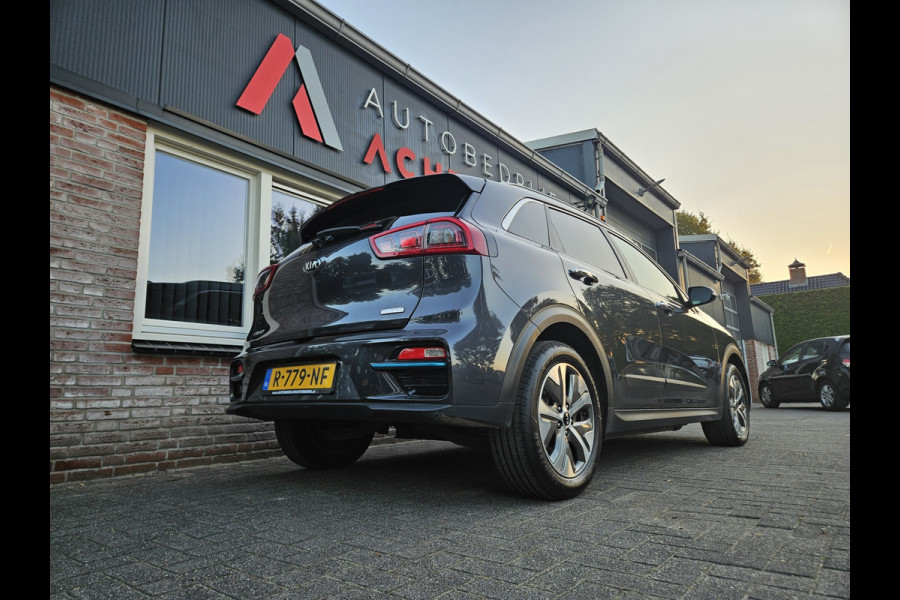 Kia e-Niro ExecutiveLine 64 kWh SOH 100%! Carplay! Camera! Leer! Nette Auto! Navigatie!