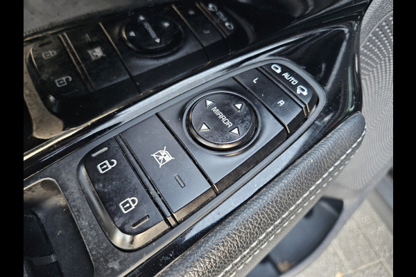 Kia e-Niro ExecutiveLine 64 kWh SOH 100%! Carplay! Camera! Leer! Nette Auto! Navigatie!