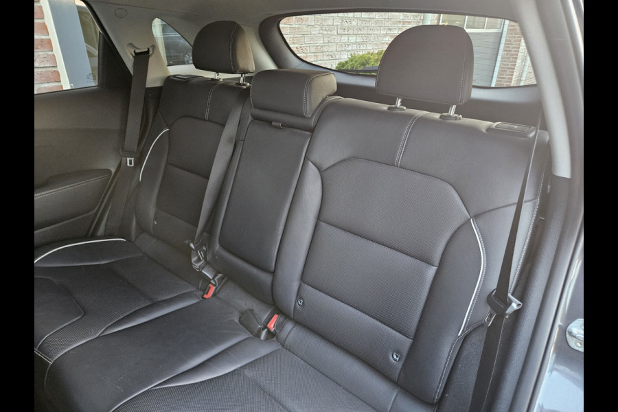 Kia e-Niro ExecutiveLine 64 kWh SOH 100%! Carplay! Camera! Leer! Nette Auto! Navigatie!