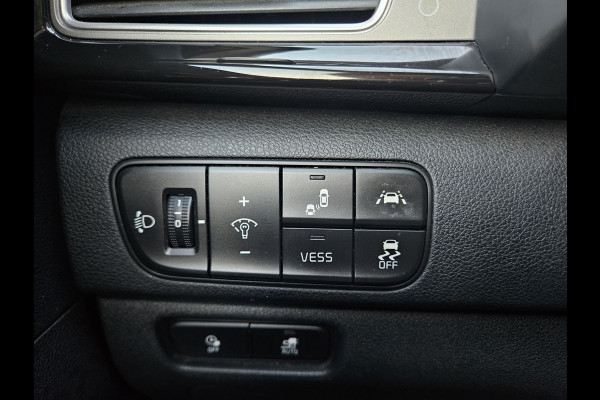 Kia e-Niro ExecutiveLine 64 kWh SOH 100%! Carplay! Camera! Leer! Nette Auto! Navigatie!