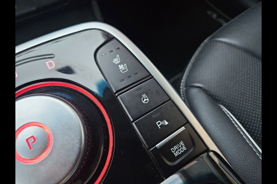 Kia e-Niro ExecutiveLine 64 kWh SOH 100%! Carplay! Camera! Leer! Nette Auto! Navigatie!