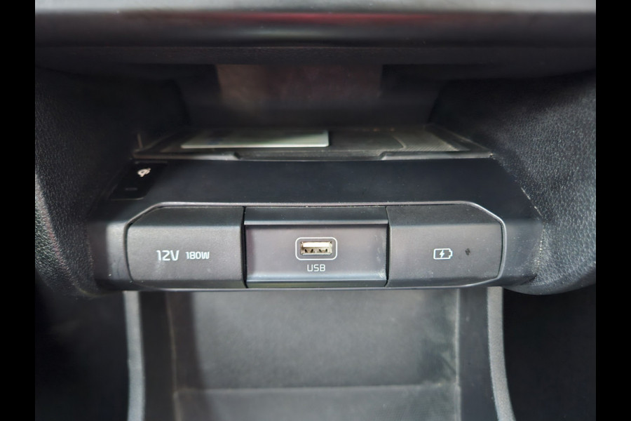 Kia e-Niro ExecutiveLine 64 kWh SOH 100%! Carplay! Camera! Leer! Nette Auto! Navigatie!