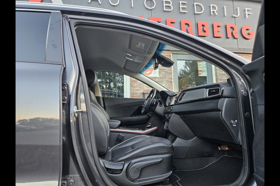 Kia e-Niro ExecutiveLine 64 kWh SOH 100%! Carplay! Camera! Leer! Nette Auto! Navigatie!