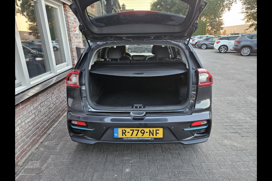 Kia e-Niro ExecutiveLine 64 kWh SOH 100%! Carplay! Camera! Leer! Nette Auto! Navigatie!