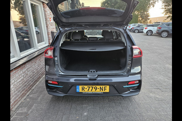 Kia e-Niro ExecutiveLine 64 kWh SOH 100%! Carplay! Camera! Leer! Nette Auto! Navigatie!