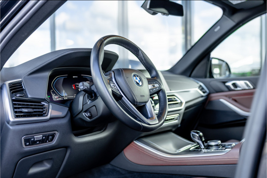 BMW X5 xDrive45e Executive - Panorama | Luchtvering | ACC | Keyless