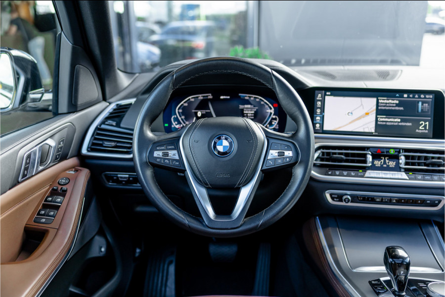 BMW X5 xDrive45e Executive - Panorama | Luchtvering | ACC | Keyless