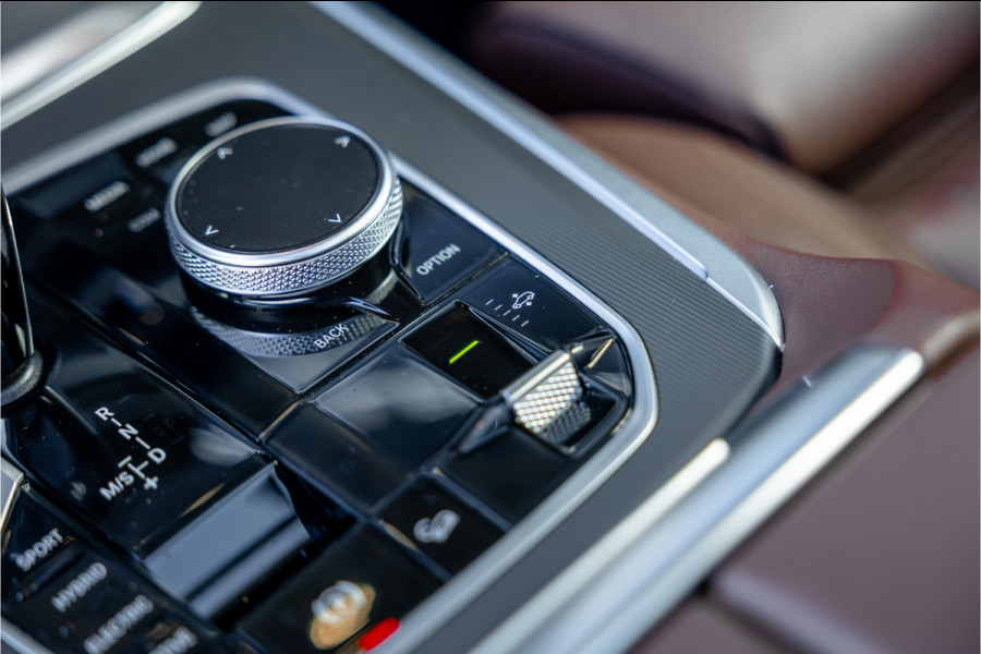 BMW X5 xDrive45e Executive - Panorama | Luchtvering | ACC | Keyless