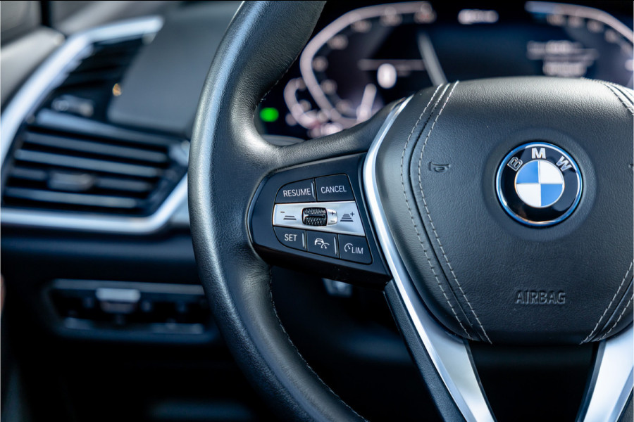 BMW X5 xDrive45e Executive - Panorama | Luchtvering | ACC | Keyless