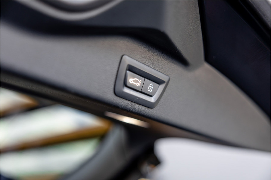 BMW X5 xDrive45e Executive - Panorama | Luchtvering | ACC | Keyless