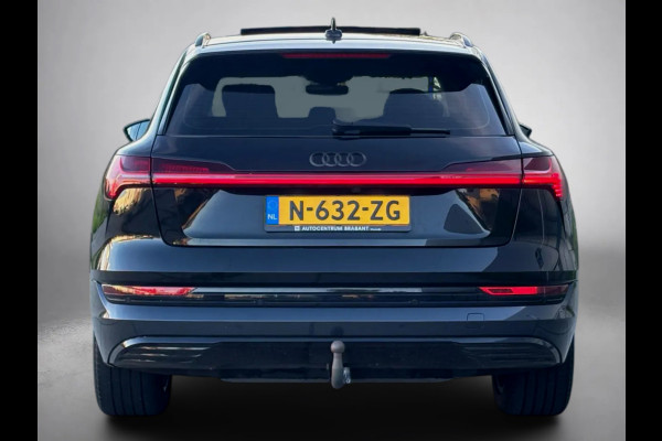 Audi e-tron E-tron 55 quattro 95 kWh (Goed OndH, Panorama, Carplay, Trekhaak, Lane Assist, StoelV, Camera, Addapt Cruise, Etc)