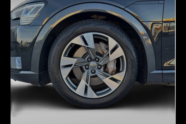 Audi e-tron E-tron 55 quattro 95 kWh (Goed OndH, Panorama, Carplay, Trekhaak, Lane Assist, StoelV, Camera, Addapt Cruise, Etc)