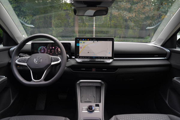 Volkswagen T-Roc 1.5 eTSI Life |Pano|Camera|Trekhaak|