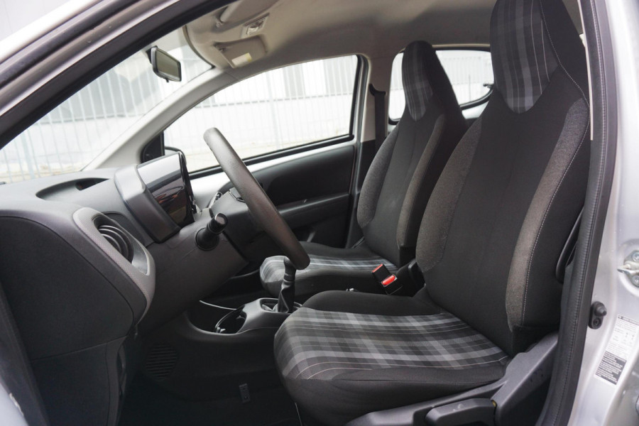 Peugeot 108 1.0 e-VTi Pack Premium Active/Airco/Mistlampen/ APK Oktober 2028.
