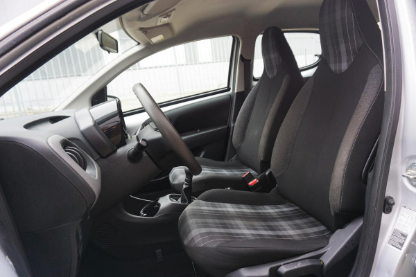 Peugeot 108 1.0 e-VTi Pack Premium Active/Airco/Mistlampen/ APK Oktober 2028.