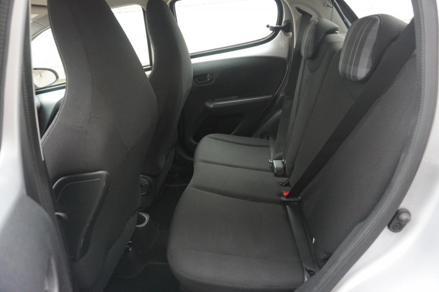 Peugeot 108 1.0 e-VTi Pack Premium Active/Airco/Mistlampen/ APK Oktober 2028.