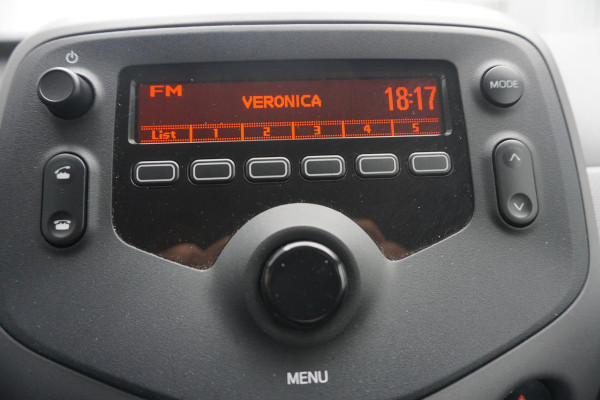 Peugeot 108 1.0 e-VTi Pack Premium Active/Airco/Mistlampen/ APK Oktober 2028.