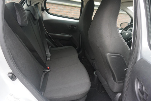 Peugeot 108 1.0 e-VTi Pack Premium Active/Airco/Mistlampen/ APK Oktober 2028.