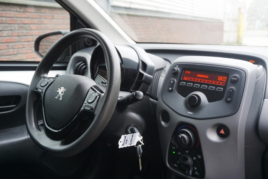 Peugeot 108 1.0 e-VTi Pack Premium Active/Airco/Mistlampen/ APK Oktober 2028.