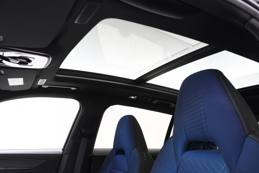 Lynk & Co 01 1.5 Panorama, Apple carplay, Zwarte hemel!