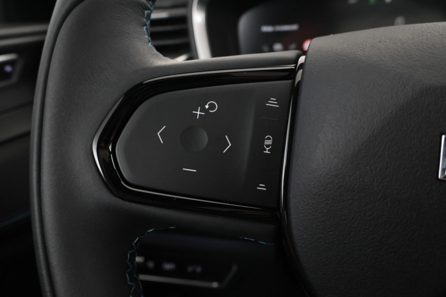 Lynk & Co 01 1.5 Panorama, Apple carplay, Zwarte hemel!