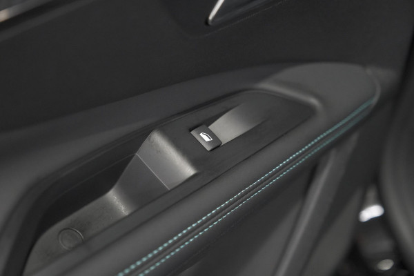 Peugeot 3008 PureTech 130 EAT8 Allure | Camera | Stoelverwarming | Apple Carplay | Dodehoekdetectie