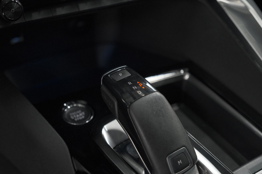 Peugeot 3008 PureTech 130 EAT8 Allure | Camera | Stoelverwarming | Apple Carplay | Dodehoekdetectie