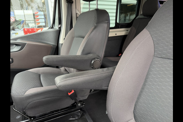 Fiat Talento 2.0 MultiJet automaat L2H1 SX DC 5 persoons / vaste prijs rijklaar € 19.950 ex btw / lease vanaf € 336 / zwart metallic / dubbele schuifdeur / trekhaak / airco / navi / camera !
