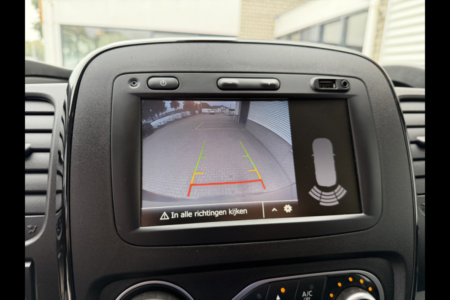 Fiat Talento 2.0 MultiJet automaat L2H1 SX DC 5 persoons / vaste prijs rijklaar € 19.950 ex btw / lease vanaf € 336 / zwart metallic / dubbele schuifdeur / trekhaak / airco / navi / camera !