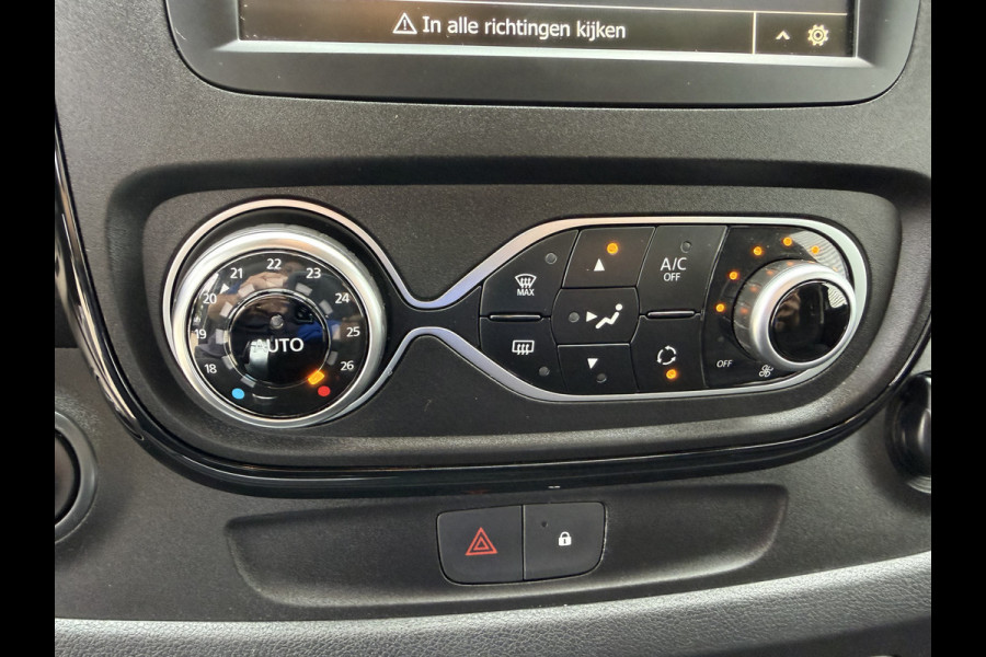 Fiat Talento 2.0 MultiJet automaat L2H1 SX DC 5 persoons / vaste prijs rijklaar € 19.950 ex btw / lease vanaf € 336 / zwart metallic / dubbele schuifdeur / trekhaak / airco / navi / camera !