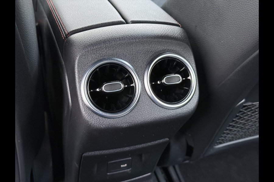 Mercedes-Benz A-Klasse 250e AMG // Camera // Keyless Entry // Sfeerverlichting // Wide Screen // Cruise Controle //