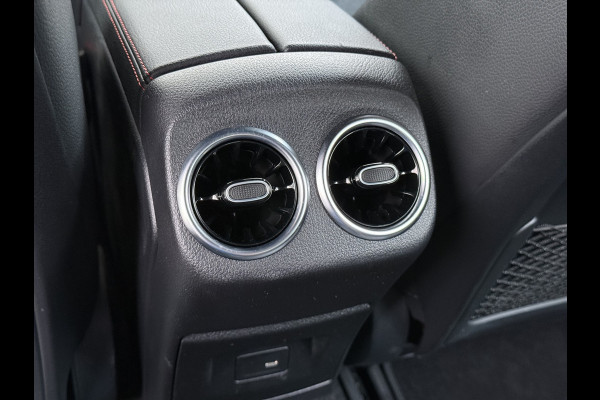 Mercedes-Benz A-Klasse 250e AMG // Camera // Keyless Entry // Sfeerverlichting // Wide Screen // Cruise Controle //