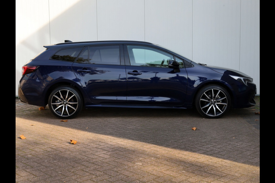 Toyota Corolla Touring Sports Hybrid 140 GR Sport | Bi-Tone | Half Leder | Stoelverwarming