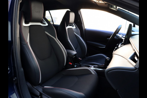 Toyota Corolla Touring Sports Hybrid 140 GR Sport | Bi-Tone | Half Leder | Stoelverwarming