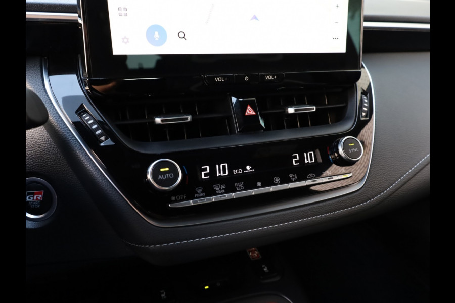 Toyota Corolla Touring Sports Hybrid 140 GR Sport | Bi-Tone | Half Leder | Stoelverwarming