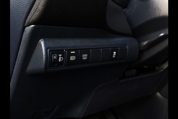 Toyota Corolla Touring Sports Hybrid 140 GR Sport | Bi-Tone | Half Leder | Stoelverwarming