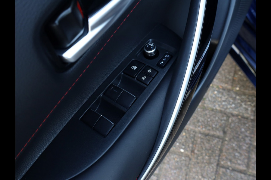 Toyota Corolla Touring Sports Hybrid 140 GR Sport | Bi-Tone | Half Leder | Stoelverwarming