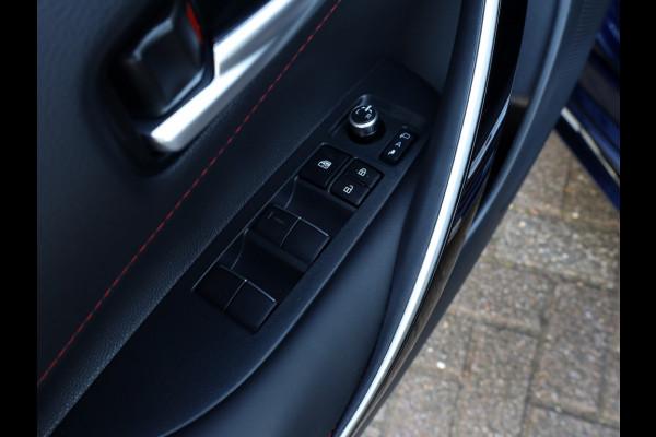 Toyota Corolla Touring Sports Hybrid 140 GR Sport | Bi-Tone | Half Leder | Stoelverwarming