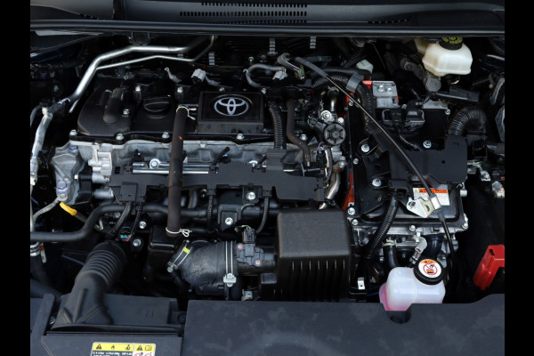 Toyota Corolla Touring Sports Hybrid 140 GR Sport | Bi-Tone | Half Leder | Stoelverwarming
